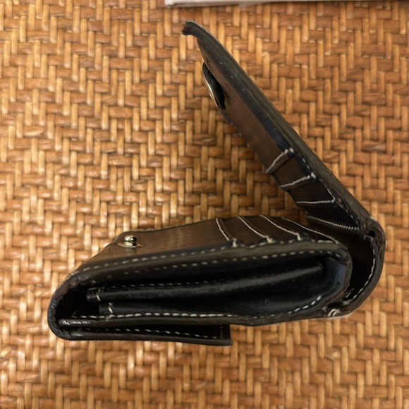 JUST CAMPAGNE WOMENS BLACK LEATHER BIFOLD WITH DOUBLE COIN POCKETS - Picture 7 of 8